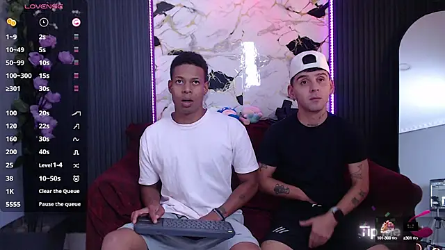 Snapshot of SpicyBoys_X chatting on 10/08/25, 09:01 SpicyBoys X online show from 10/08/25, 09:01