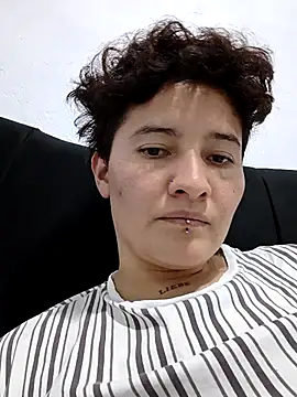 sarahjhonson03 online show from 09/10/25, 10:54