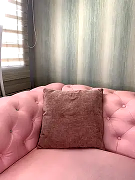 Snapshot of Adele_Pinkk chatting on 10/29/25, 03:03 Adele Pinkk online show from 10/29/25, 03:03