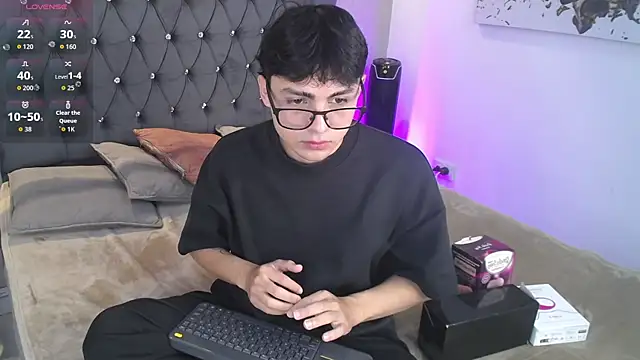 SamuFOXXX online show from 10/10/25, 08:30