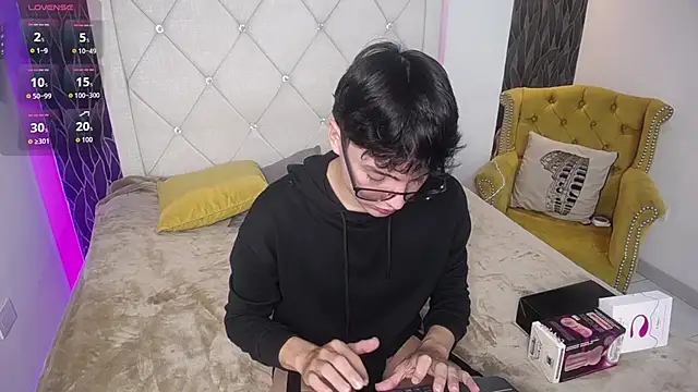 SamuFOXXX online show from 10/11/25, 08:18