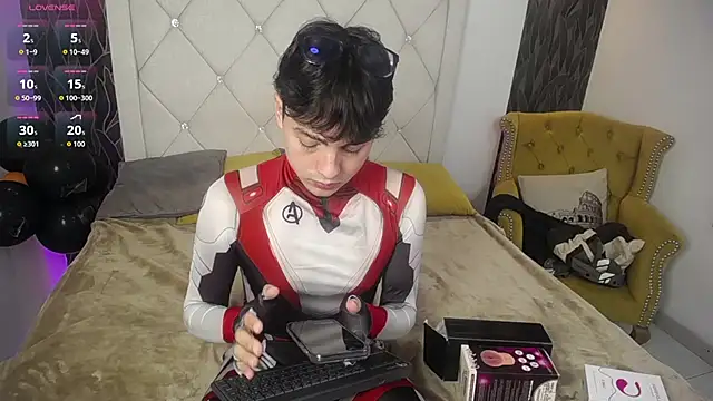 SamuFOXXX online show from 10/13/25, 08:31