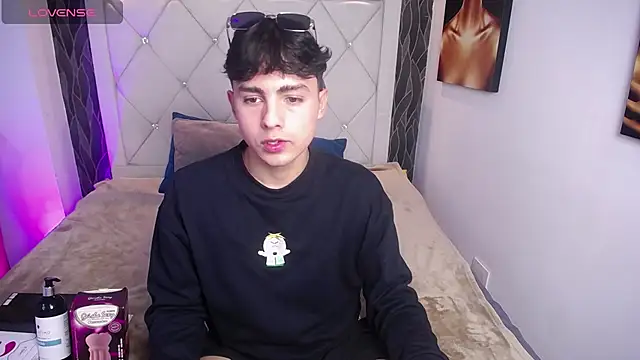 SamuFOXXX online show from 10/22/25, 08:19