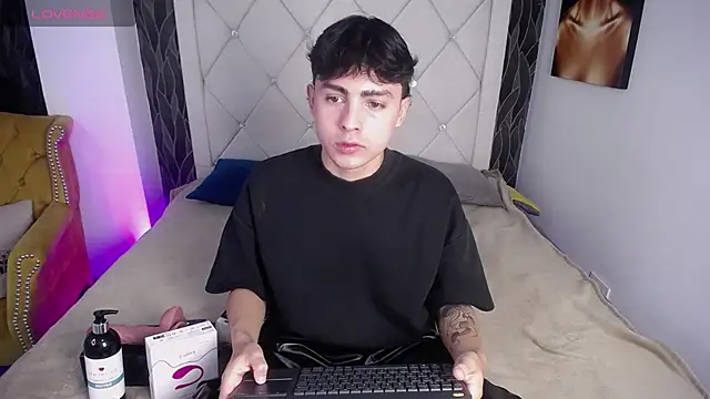SamuFOXXX online show from 10/23/25, 08:07