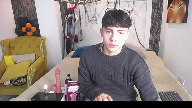 SamuFOXXX online show from 10/25/25, 08:47