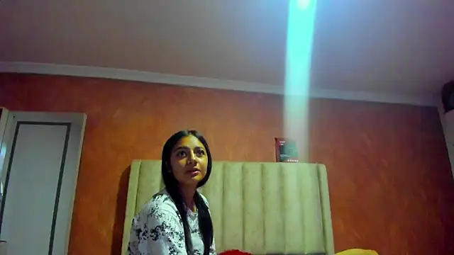 Naomi 205 online show from 11/19/25, 02:22