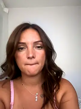 Snapshot of madiiy chatting on 09/09/25, 08:08 madiiy online show from 09/09/25, 08:08