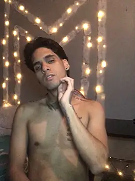 Snapshot of Marvinhenao91 chatting on 09/21/25, 11:17 Marvinhenao91 online show from 09/21/25, 11:17