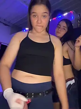 Snapshot of Ashley_and_Zoe chatting on 10/16/25, 11:06 Ashley and Zoe online show from 10/16/25, 11:06