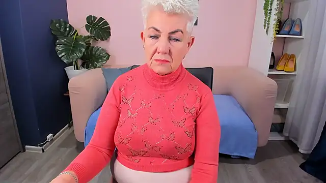 Snapshot of HotandMature chatting on 11/02/25, 09:00 HotandMature online show from 11/02/25, 09:00