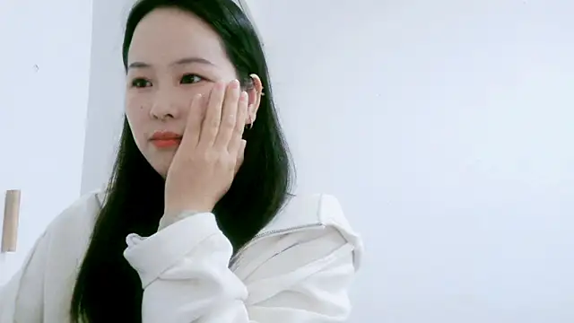 Snapshot of HY-21 chatting on 10/29/25, 02:47 HY-21 online show from 10/29/25, 02:47