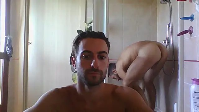 Amicisegreti online show from 09/19/25, 10:27