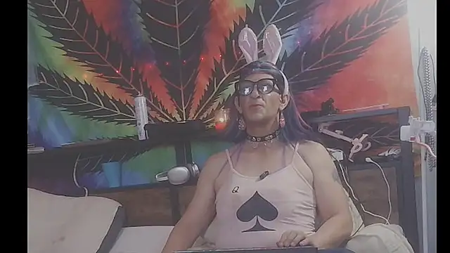 Snapshot of mistismoker chatting on 04/15/26, 03:13 mistismoker online show from 04/15/26, 03:13