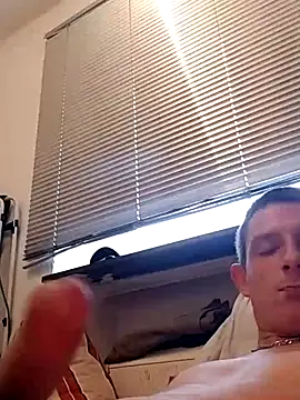 Snapshot of P44698 chatting on 10/04/25, 02:15 P44698 online show from 10/04/25, 02:15