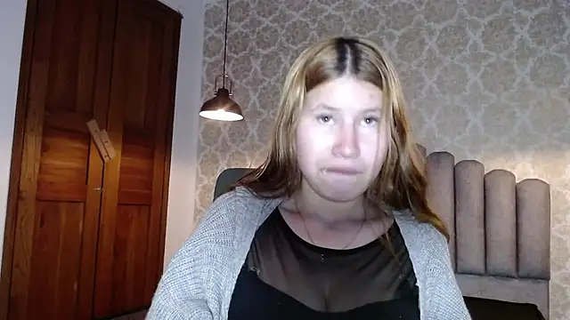 Snapshot of Olivia11_ chatting on 10/05/25, 11:30 Olivia11 online show from 10/05/25, 11:30