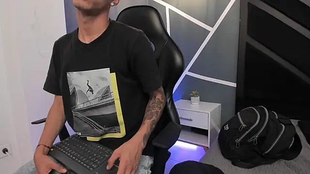 Justin Lakee online show from 09/23/25, 11:08