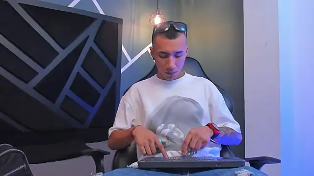 Justin Lakee online show from 09/25/25, 11:08