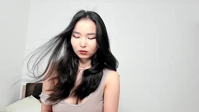 Soyun Mia online show from 06/08/26, 12:05