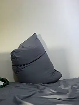 Snapshot of Liarmosca21 chatting on 11/23/25, 02:06 Liarmosca21 online show from 11/23/25, 02:06