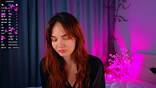 LisaDrake online show from 10/13/25, 07:58