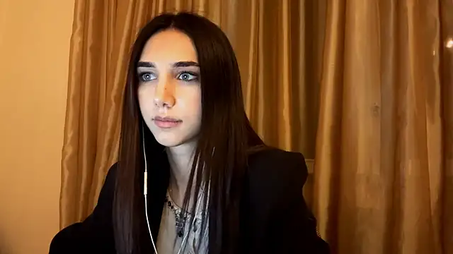 Snapshot of LinaMour chatting on 09/20/25, 10:11 LinaMour online show from 09/20/25, 10:11