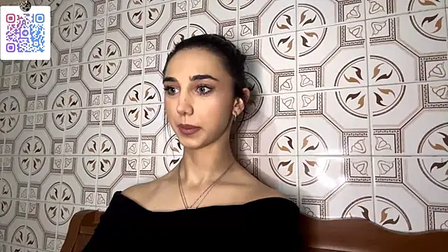 LinaMour online show from 11/30/25, 10:25