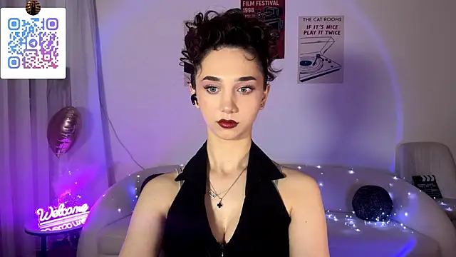 LinaMour online show from 06/17/26, 10:10
