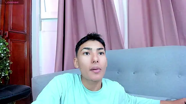 raven yees online show from 09/12/25, 01:55