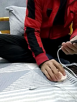 yazinyazin1 online show from 12/16/25, 12:26