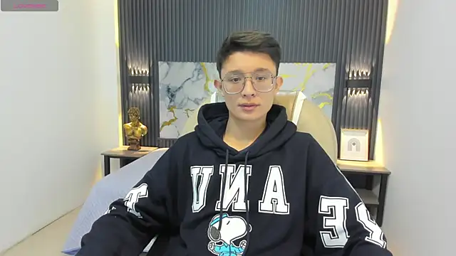 SantiagoRusso18 online show from 09/17/25, 12:07