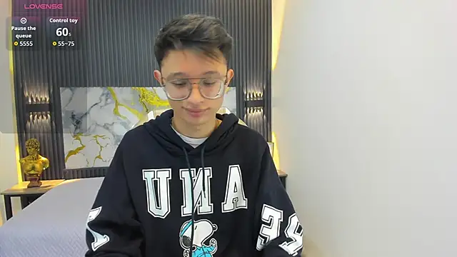 SantiagoRusso18 online show from 09/24/25, 12:08