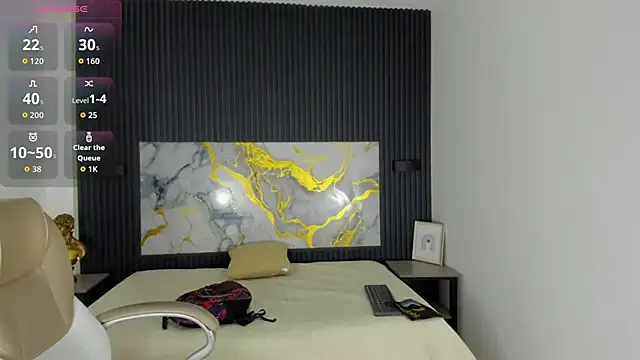 Snapshot of SantiagoRusso18 chatting on 12/01/25, 09:58 SantiagoRusso18 online show from 12/01/25, 09:58