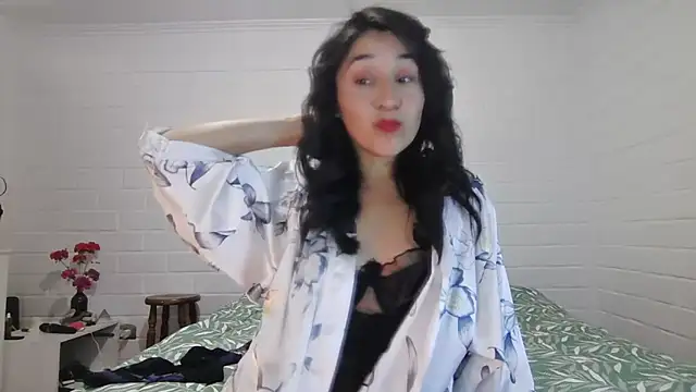 Snapshot of KalosGyne chatting on 05/25/26, 10:16 KalosGyne online show from 05/25/26, 10:16