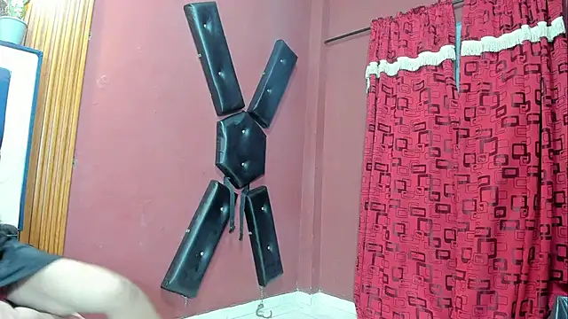 JisooLuv online show from 12/05/25, 07:21