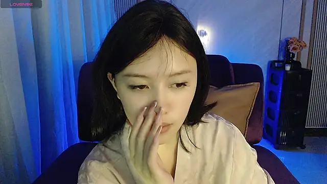 Snapshot of Eoov chatting on 09/27/25, 04:23 Eoov online show from 09/27/25, 04:23