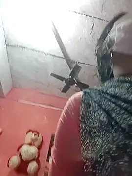 Manvi tyagi online show from 10/15/25, 03:28