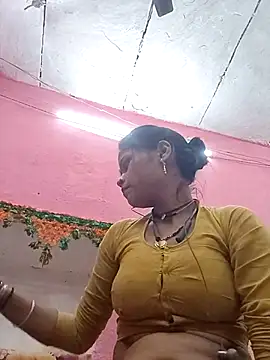 Manvi tyagi online show from 10/24/25, 04:09