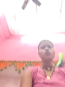 Manvi tyagi online show from 10/28/25, 03:14