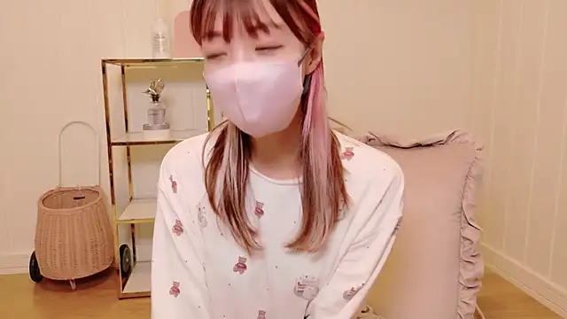 Snapshot of SUZU_1201 chatting on 09/15/25, 10:48 SUZU 1201 online show from 09/15/25, 10:48