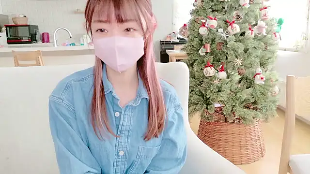 Snapshot of SUZU_1201 chatting on 12/17/25, 01:11 SUZU 1201 online show from 12/17/25, 01:11