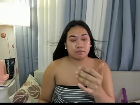 TsUncutKaren online show from 11/18/25, 04:50