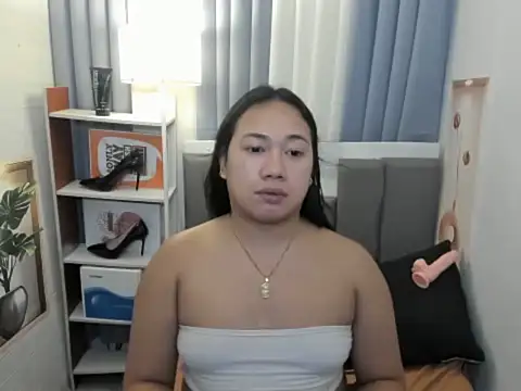 TsUncutKaren online show from 12/15/25, 04:44