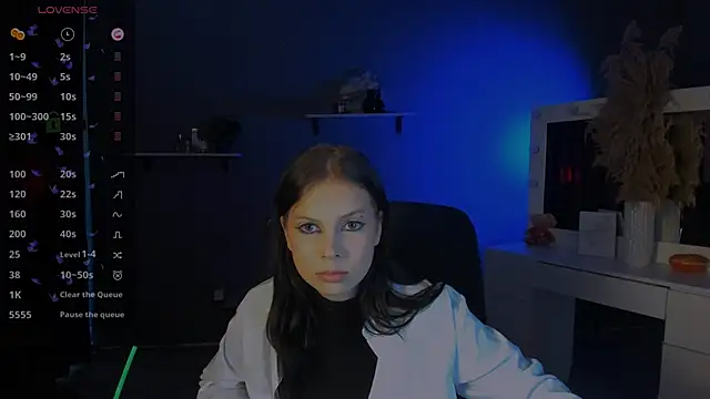 Snapshot of renata_sweety chatting on 09/14/25, 11:53 renata sweety online show from 09/14/25, 11:53