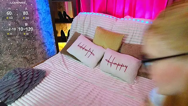 JuliaPowers  online show from 09/29/25, 04:06