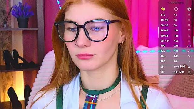 JuliaPowers  online show from 10/15/25, 04:12