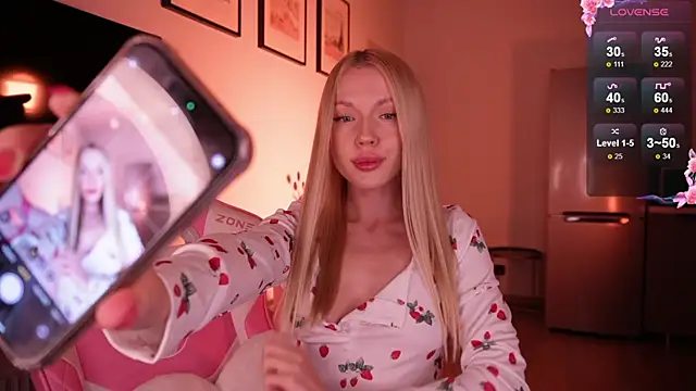 Snapshot of baby_bon chatting on 09/22/25, 12:29 baby bon online show from 09/22/25, 12:29