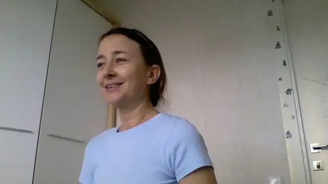 Avenique online show from 10/15/25, 10:15