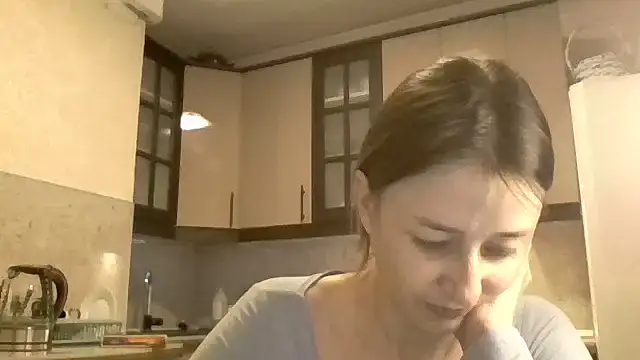 Avenique online show from 10/24/25, 10:28