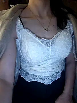 Snapshot of LazdyLy chatting on 10/25/25, 12:34 LazdyLy online show from 10/25/25, 12:34