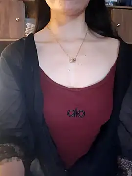 Snapshot of LazdyLy chatting on 10/26/25, 12:38 LazdyLy online show from 10/26/25, 12:38